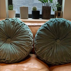 Set of 2 Urban Outfitters Round Pintuck Pillows